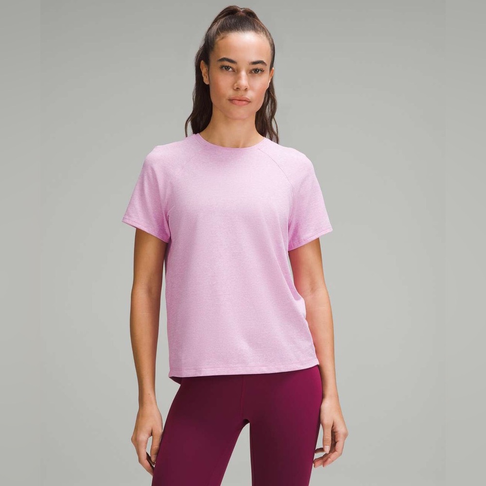 D - Lululemon License to Train Classic-Fit T-Shirt
Heathered Dahlia Mauve